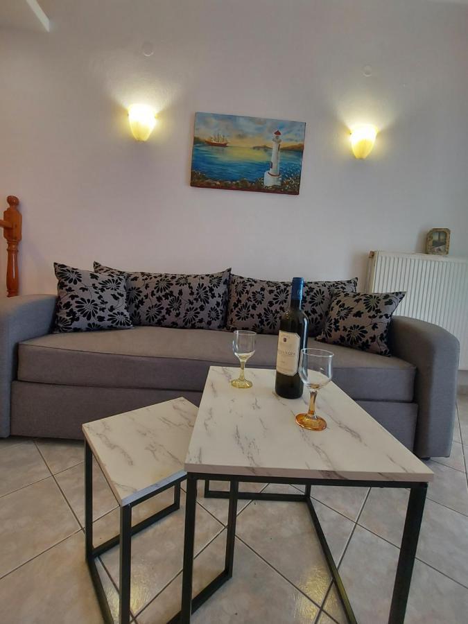 George'S Apartment Loutraki  Exteriör bild